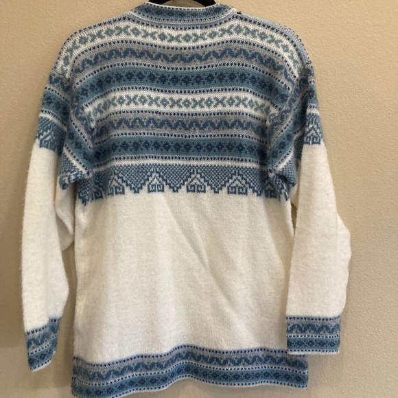 Alpaca Sweater - Picture 3 of 3